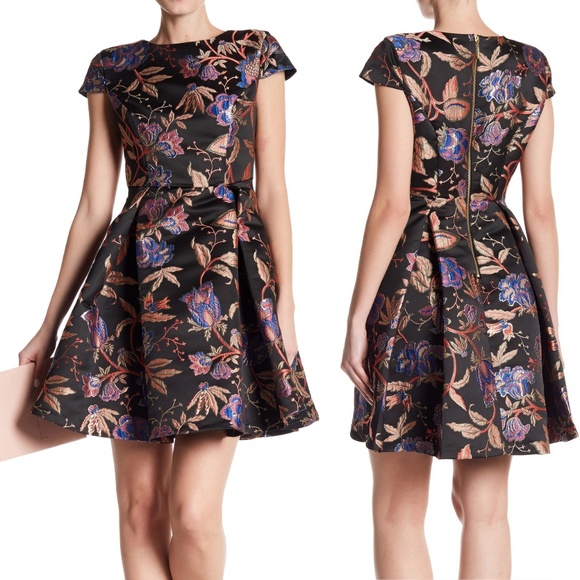 Romeo & Juliet Couture Dresses & Skirts - Romeo & Juliet Couture Embroidered Dress NWT